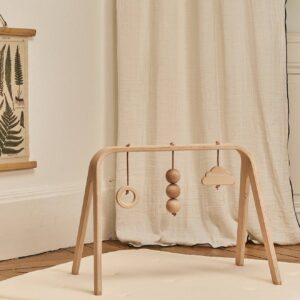 Baby Spielbogen NAHO mit Holzspielzeug Charlie Crane